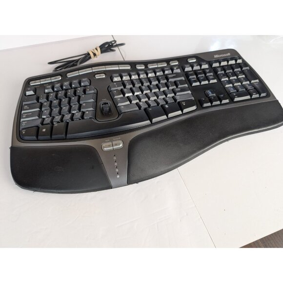 Microsoft Natural Ergonomic Keyboard 4000 USB Wired - Cleaned - Picture 4 of 6